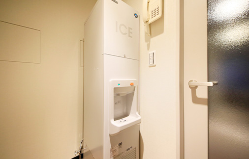 製冰機 / 2F